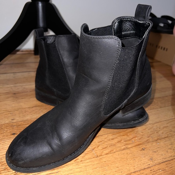 Chelsea Boots - Picture 4 of 4